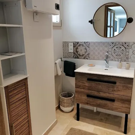 Lou Limbert Apartment *