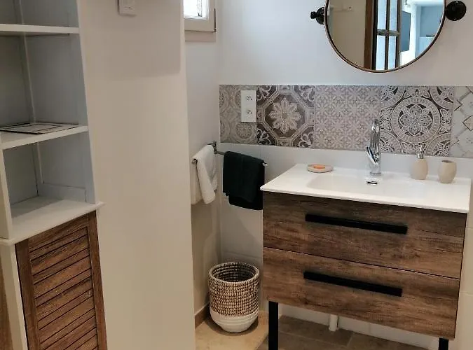 Lou Limbert Apartment *